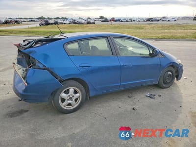 Trzecie zdjęcie samochodu z tyłu: 2013 HONDA INSIGHT LX VIN:JHMZE2H51DS006676 - miniatura