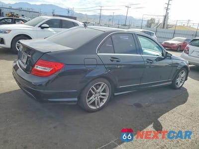 Trzecie zdjęcie samochodu z tyłu: 2014 MERCEDES-BENZ C 250 VIN:WDDGF4HB3EA964125 - miniatura