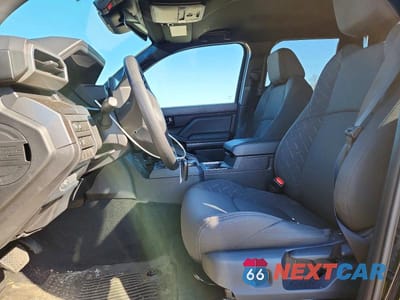 Zdjęcie 7 z 11 samochodu: 2026 TOYOTA TACOMA SR5 VIN:3TMLB5JNXTM210511 - miniatura