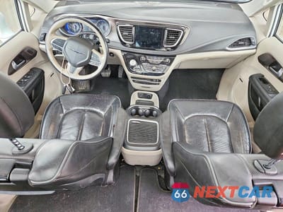 Zdjęcie 8 z 12 samochodu: 2018 CHRYSLER PACIFICA LIMITED VIN:2C4RC1GG1JR226241 - miniatura