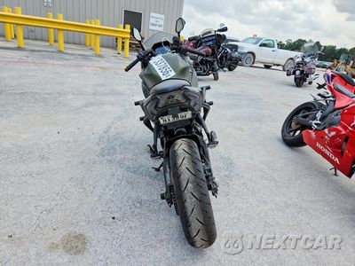 Czwarte zdjęcie samochodu z boku: 2024 KAWASAKI EX650 P VIN:ML5EXEP11RDAC4786 - miniatura