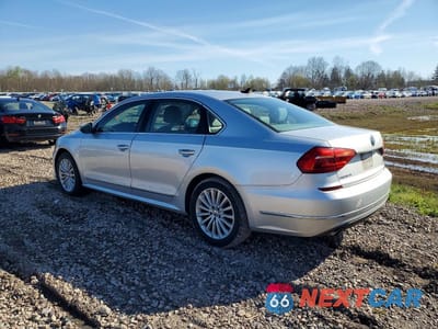 Drugie zdjęcie samochodu z przodu: 2016 VOLKSWAGEN PASSAT SE VIN:1VWBS7A36GC032915 - miniatura