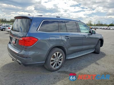 Trzecie zdjęcie samochodu z tyłu: 2015 MERCEDES-BENZ GL 450 4MATIC VIN:4JGDF6EE2FA464316 - miniatura