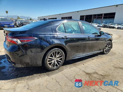 Trzecie zdjęcie samochodu z tyłu: 2023 TOYOTA CAMRY SE VIN:4T1G11AK7PU814680 - miniatura