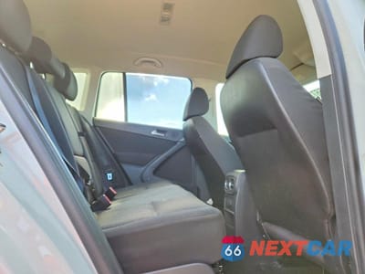 Zdjęcie 10 z 12 samochodu: 2017 VOLKSWAGEN TIGUAN S VIN:WVGAV7AX7HK046978 - miniatura