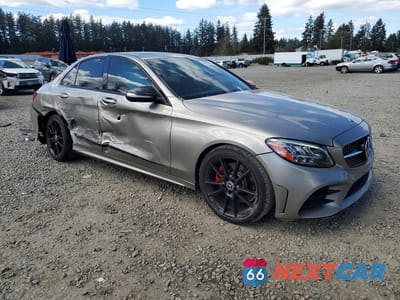 Czwarte zdjęcie samochodu z boku: 2021 MERCEDES-BENZ C 300 VIN:W1KWF8DB7MR607586 - miniatura