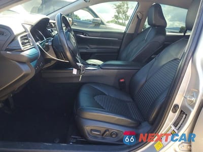 Zdjęcie 7 z 13 samochodu: 2020 TOYOTA CAMRY SE VIN:4T1G11AK2LU972399 - miniatura