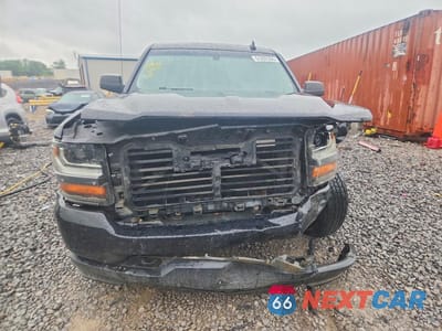 Piąte zdjęcie samochodu w środku: 2018 CHEVROLET SILVERADO K1500 CUSTOM VIN:1GCVKPEC9JZ266982 - miniatura