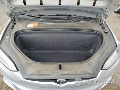 Zdjęcie 11 z 12 samochodu: 2018 TESLA MODEL X VIN:5YJXCBE29JF115372 - miniatura