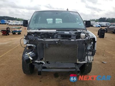 Piąte zdjęcie samochodu w środku: 2024 CHEV EXPRESS G2500 VIN:1GCWGAFP8R1240176 - miniatura