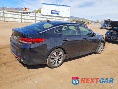 Trzecie zdjęcie samochodu z tyłu: 2016 KIA OPTIMA SX TURBO VIN:5XXGW4L21GG075218 - miniatura