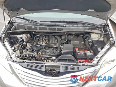 Zdjęcie 12 z 13 samochodu: 2017 TOYOTA SIENNA LE VIN:5TDKZ3DC6HS782155 - miniatura