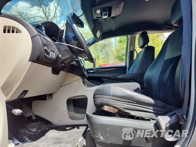 Zdjęcie 7 z 13 samochodu: 2017 DODGE GRAND CARAVAN SXT VIN:2C4RDGCG0HR814664 - miniatura