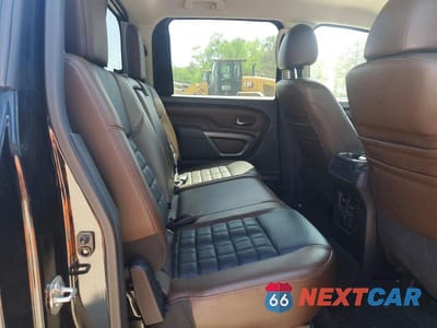 Zdjęcie 10 z 12 samochodu: 2016 NISSAN TITAN XD PLATINUM RESERVE VIN:1N6BA1F49GN507575 - miniatura