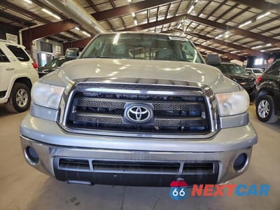 Piąte zdjęcie samochodu w środku: 2010 TOYOTA TUNDRA GRADE VIN:5TFUM5F16AX004372 - miniatura