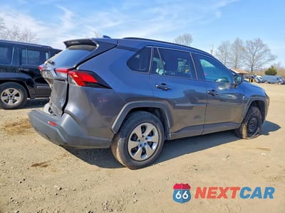 Trzecie zdjęcie samochodu z tyłu: 2021 TOYOTA RAV4 LE VIN:2T3F1RFV4MC205399 - miniatura