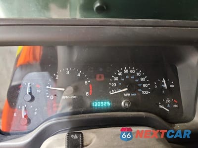 Zdjęcie 9 z 13 samochodu: 2000 JEEP WRANGLER / TJ SPORT VIN:1J4FA49SXYP712676 - miniatura