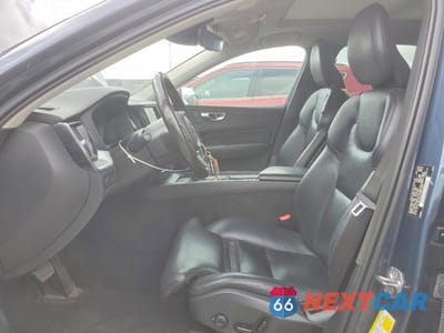 Zdjęcie 7 z 12 samochodu: 2019 VOLVO XC60 T5 VIN:LYV102RK6KB232600 - miniatura
