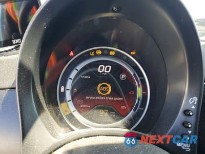 Zdjęcie 9 z 12 samochodu: 2015 FIAT 500 ELECTRIC VIN:3C3CFFGE9FT642278 - miniatura