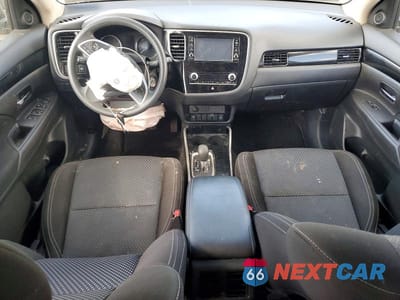 Zdjęcie 8 z 13 samochodu: 2020 MITSUBISHI OUTLANDER SE VIN:JA4AZ3A3XLZ022747 - miniatura