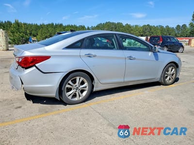 Trzecie zdjęcie samochodu z tyłu: 2012 HYUNDAI SONATA LIMITED VIN:5NPEC4AC7CH341593 - miniatura