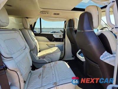Zdjęcie 10 z 12 samochodu: 2024 LINCOLN NAVIGATOR BLACK LABEL VIN:5LMJJ2TG6REL19658 - miniatura