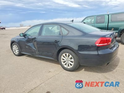 Drugie zdjęcie samochodu z przodu: 2015 VOLKSWAGEN PASSAT S VIN:1VWAT7A35FC045324 - miniatura