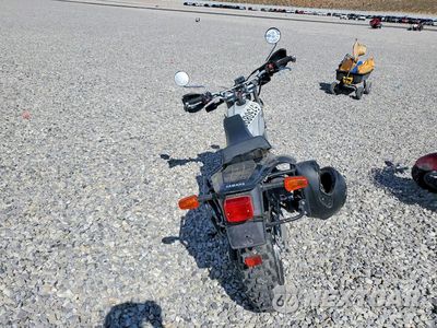 Czwarte zdjęcie samochodu z boku: 2025 YAMAHA TW200 VIN:JYA3AWE02SA196117 - miniatura