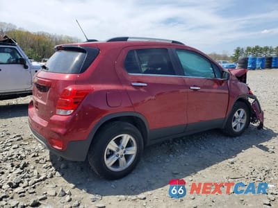 Trzecie zdjęcie samochodu z tyłu: 2019 CHEVROLET TRAX 1LT VIN:3GNCJPSB0KL280727 - miniatura