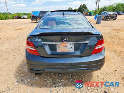 Zdjęcie 6 z 12 samochodu: 2012 MERCEDES-BENZ C 250 VIN:WDDGJ4HB8CF929806 - miniatura