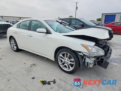 Czwarte zdjęcie samochodu z boku: 2014 NISSAN MAXIMA 3.5 S VIN:1N4AA5AP3EC488009 - miniatura