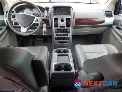 Zdjęcie 8 z 13 samochodu: 2010 CHRYSLER TOWN & COUNTRY TOURING VIN:2A4RR5D16AR141573 - miniatura