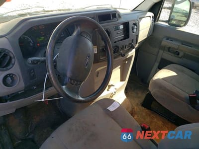 Zdjęcie 8 z 11 samochodu: 2017 FORD E350 DELIVERY TRUCK VIN:1FDWE3F65HDC77445 - miniatura