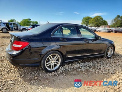 Trzecie zdjęcie samochodu z tyłu: 2014 MERCEDES-BENZ C 250 VIN:WDDGF4HBXEA966308 - miniatura