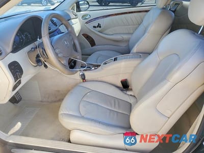 Zdjęcie 7 z 12 samochodu: 2008 MERCEDES-BENZ CLK 550 VIN:WDBTK72F28T090701 - miniatura