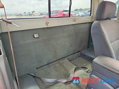 Zdjęcie 10 z 12 samochodu: 2002 NISSAN FRONTIER KING CAB XE VIN:1N6DD26S42C317367 - miniatura