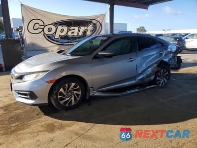 2017 HONDA CIVIC EX 2HGFC2F7XHH555886 - główne zdjęcie licytacji z USA - miniatura