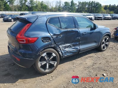 Trzecie zdjęcie samochodu z tyłu: 2022 VOLVO XC40 T5 MOMENTUM VIN:YV4162UK0N2739145 - miniatura