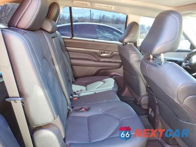 Zdjęcie 11 z 12 samochodu: 2026 TOYOTA GRAND HIGHLANDER HYBRID LIMITED VIN:5TDACAB59TS074254 - miniatura