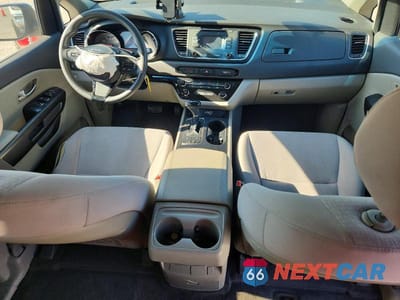 Zdjęcie 8 z 13 samochodu: 2016 KIA SEDONA LX VIN:KNDMB5C18G6098022 - miniatura