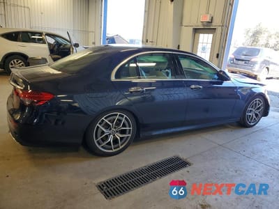 Trzecie zdjęcie samochodu z tyłu: 2022 MERCEDES-BENZ E 350 4MATIC VIN:W1KZF8EB4NB028366 - miniatura