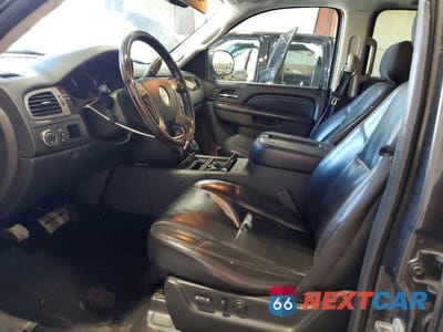 Zdjęcie 7 z 14 samochodu: 2010 GMC YUKON XL DENALI VIN:1GKUKMEF2AR245156 - miniatura