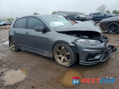 Czwarte zdjęcie samochodu z boku: 2019 VOLKSWAGEN GOLF R VIN:WVWWA7AU3KW227412 - miniatura