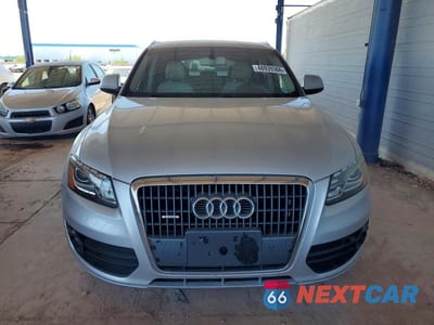 Piąte zdjęcie samochodu w środku: 2011 AUDI Q5 PREMIUM PLUS VIN:WA1LFAFP8BA068561 - miniatura