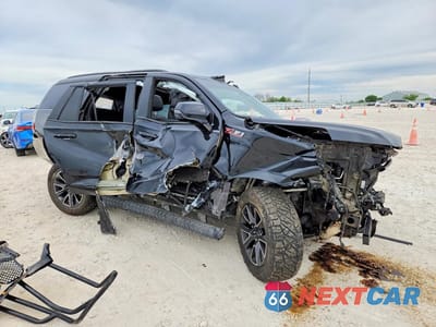 Czwarte zdjęcie samochodu z boku: 2022 CHEVROLET TAHOE K1500 Z71 VIN:1GNSKPKDXNR119938 - miniatura