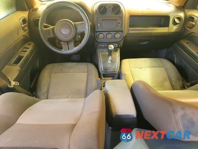 Zdjęcie 8 z 14 samochodu: 2014 JEEP PATRIOT SPORT VIN:1C4NJPBA3ED703755 - miniatura