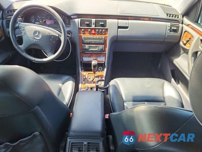 Zdjęcie 8 z 12 samochodu: 2001 MERCEDES-BENZ E 430 VIN:WDBJF70J21B215288 - miniatura