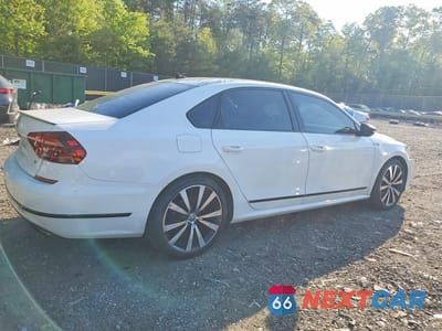Trzecie zdjęcie samochodu z tyłu: 2018 VOLKSWAGEN PASSAT GT VIN:1VWJM7A34JC048706 - miniatura