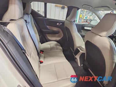 Zdjęcie 11 z 13 samochodu: 2020 VOLVO XC40 T4 MOMENTUM VIN:YV4AC2HK9L2326768 - miniatura