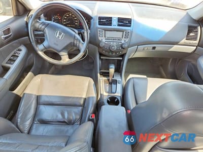 Zdjęcie 8 z 12 samochodu: 2007 HONDA ACCORD EX VIN:1HGCM665X7A002545 - miniatura